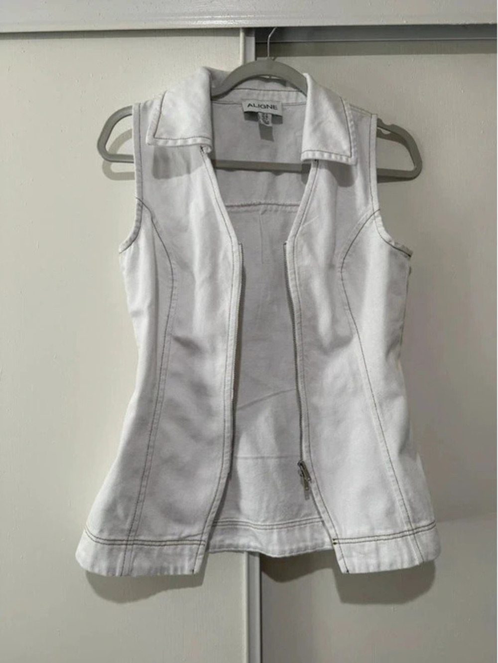 Aligne White Denim Zip Front Vest Top Contrast Stitching Size US 4 (AS IS)